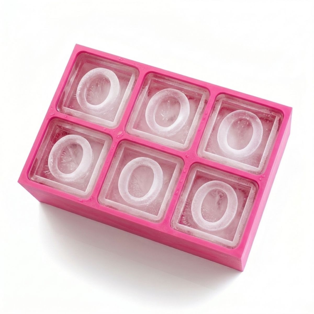 Charming pink ice cube tray with raised O lettering – for heartfelt custom gifting